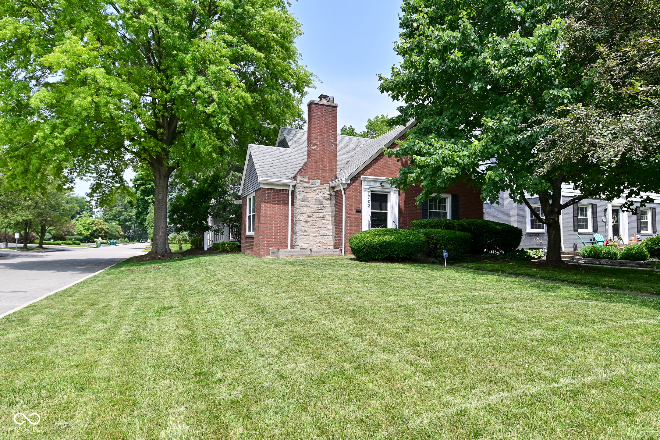 1702 Kessler Blvd E Drive Indianapolis, IN 46220 - Photo 2 of 76