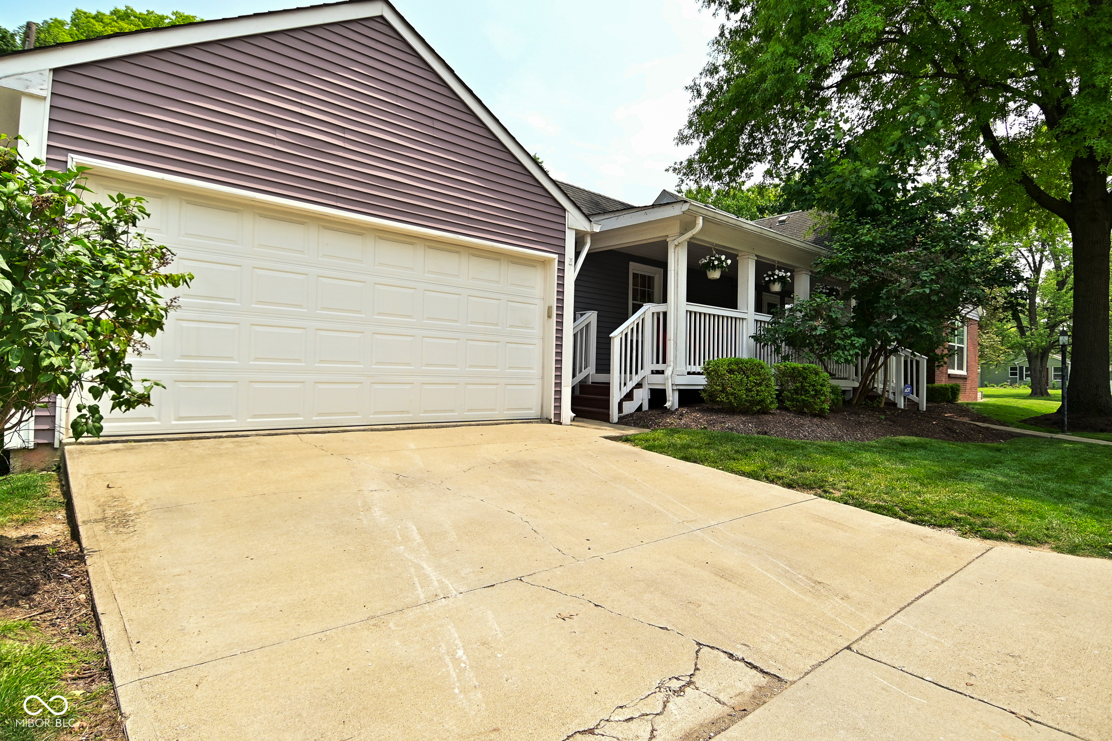 1702 Kessler Blvd E Drive Indianapolis, IN 46220 - Photo 5 of 76