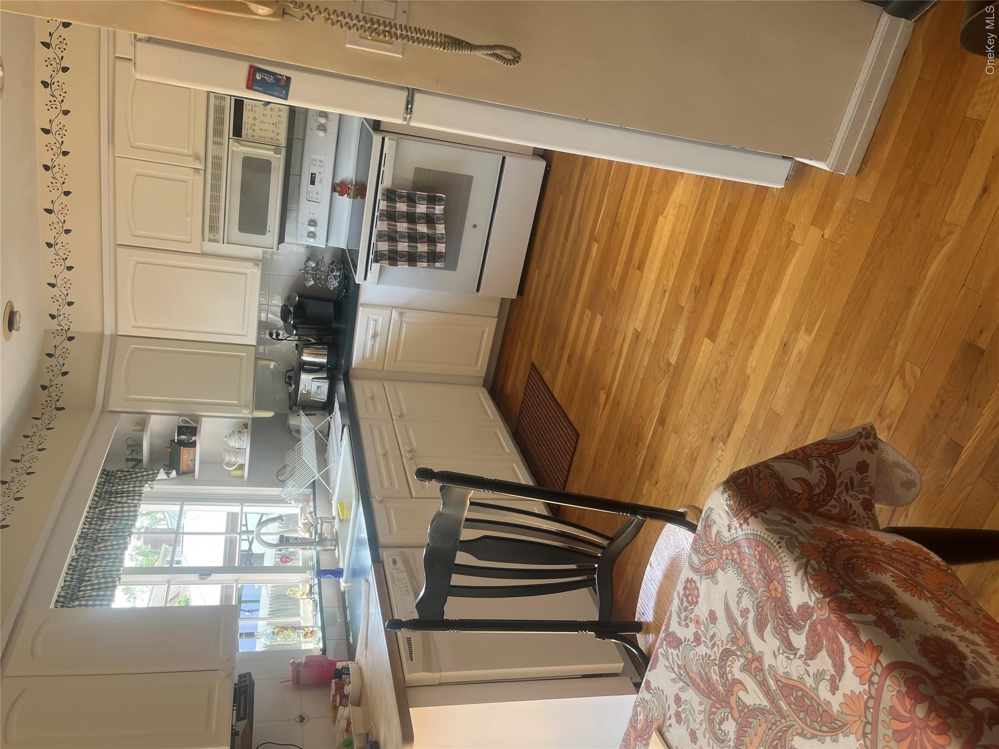 79 Soloff Boulevard Inwood, NY 11096 - Photo 4 of 6