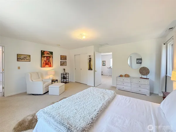 $3,200 | 250 North Street, Unit A, Sequim, WA 98382