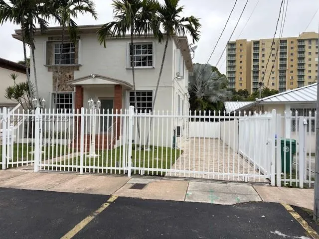 $4,200 | 3521 Southwest 23rd Street, Unit 3521, Miami, FL 33145