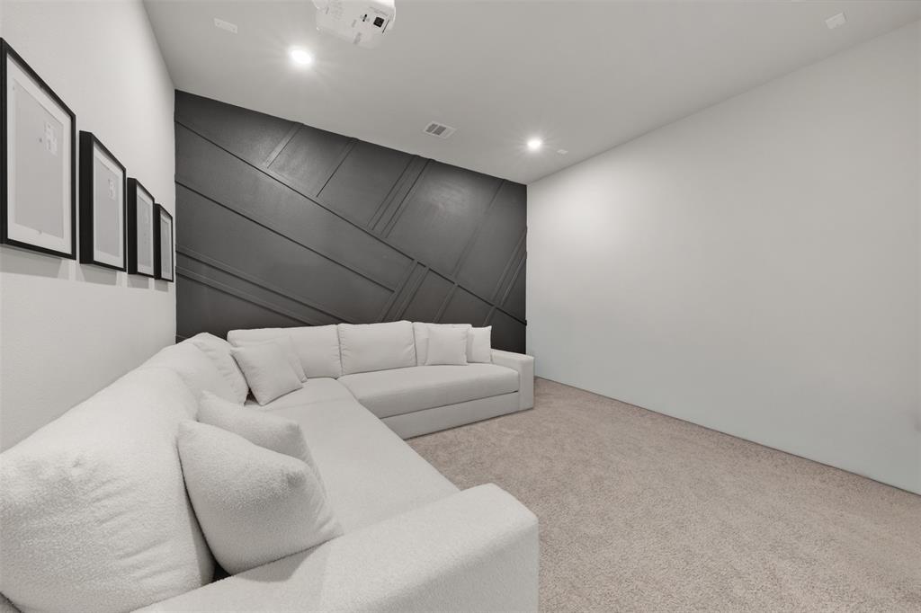 2176 Spencer Lane Carrollton, TX 75010 - Photo 12 of 33