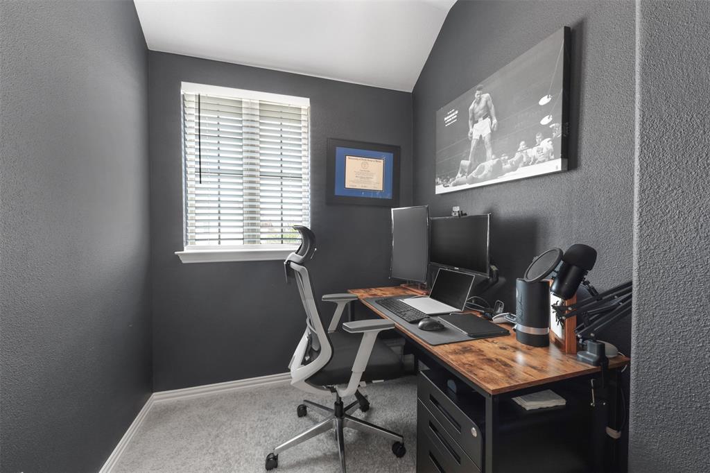 2176 Spencer Lane Carrollton, TX 75010 - Photo 18 of 33