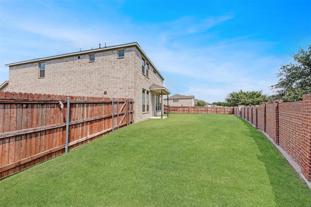 2176 Spencer Lane Carrollton, TX 75010 - Photo 26 of 33