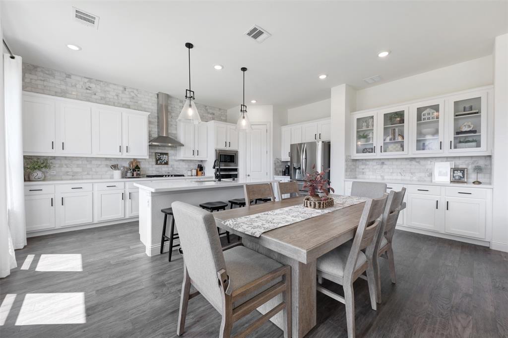 2176 Spencer Lane Carrollton, TX 75010 - Photo 5 of 33