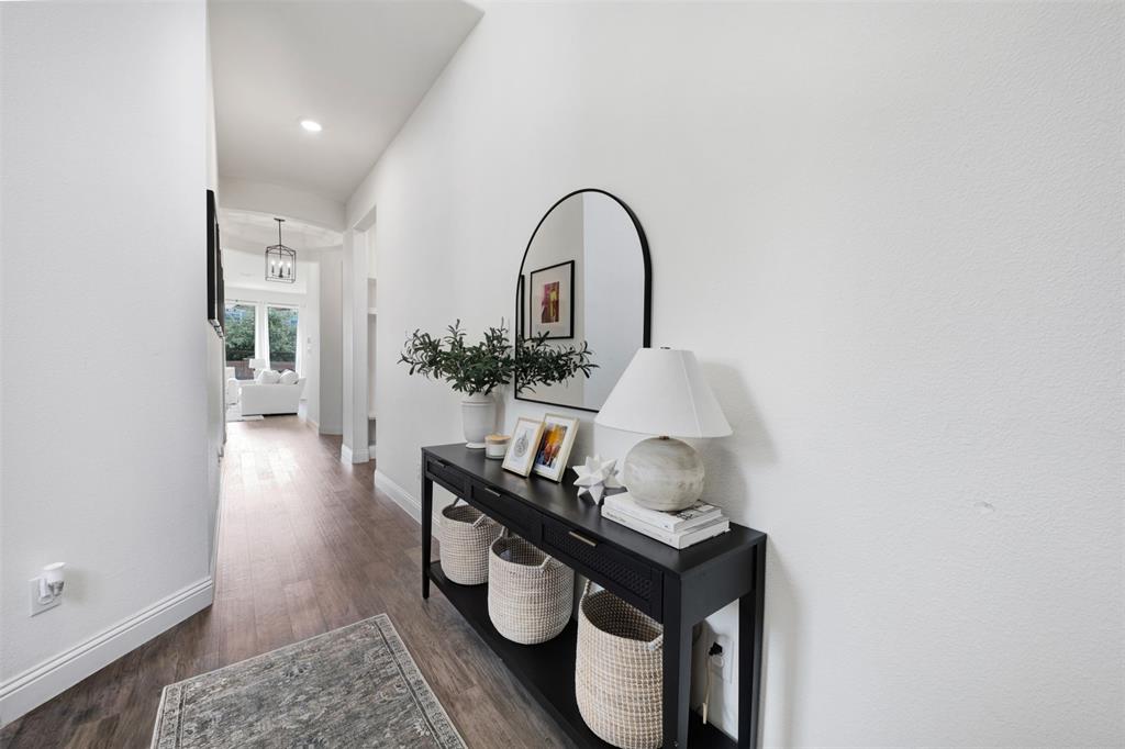 2176 Spencer Lane Carrollton, TX 75010 - Photo 10 of 33