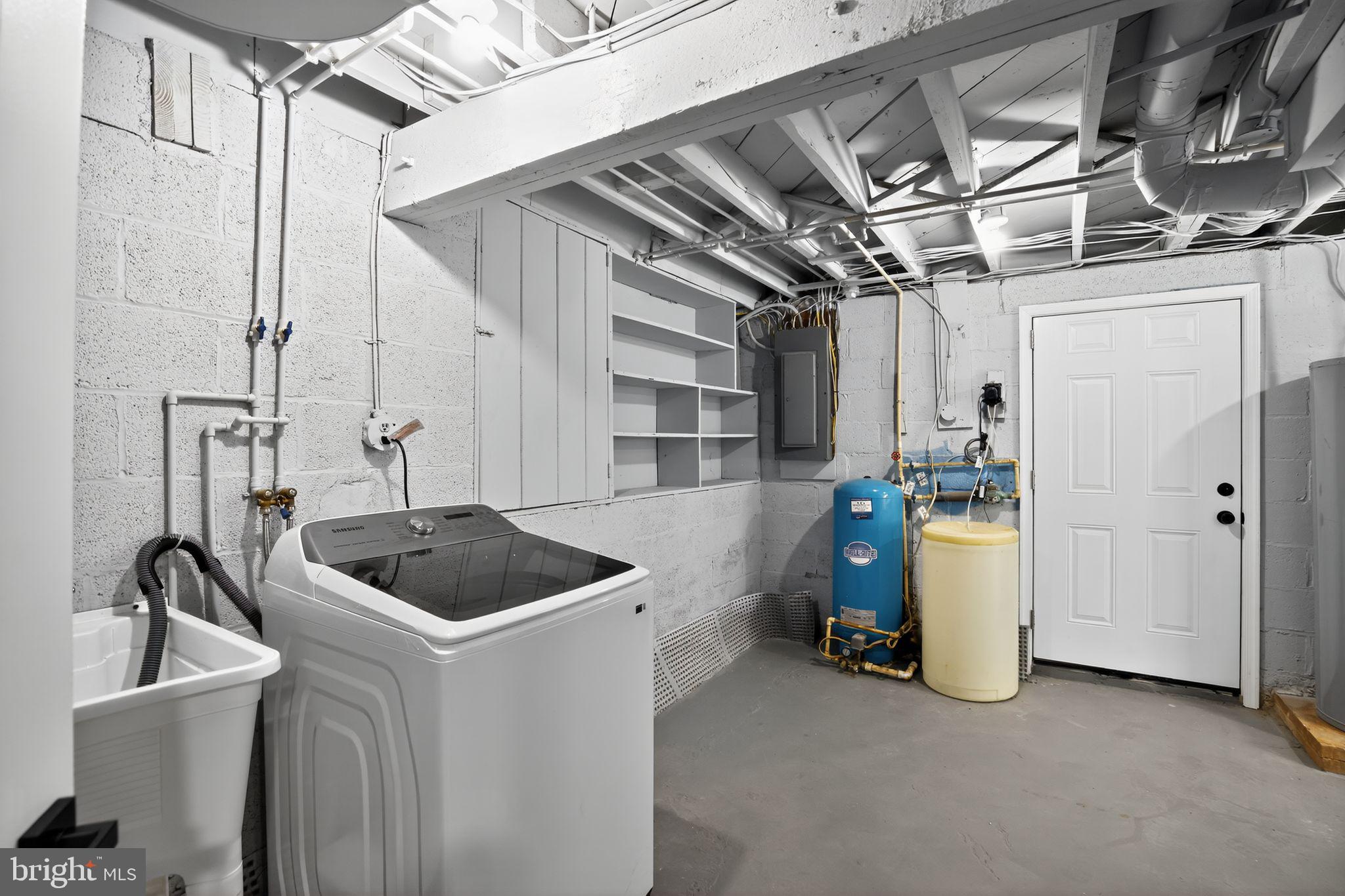 113 Delight Road Owings Mills, MD 21117 - Photo 38 of 43 Laundry room
