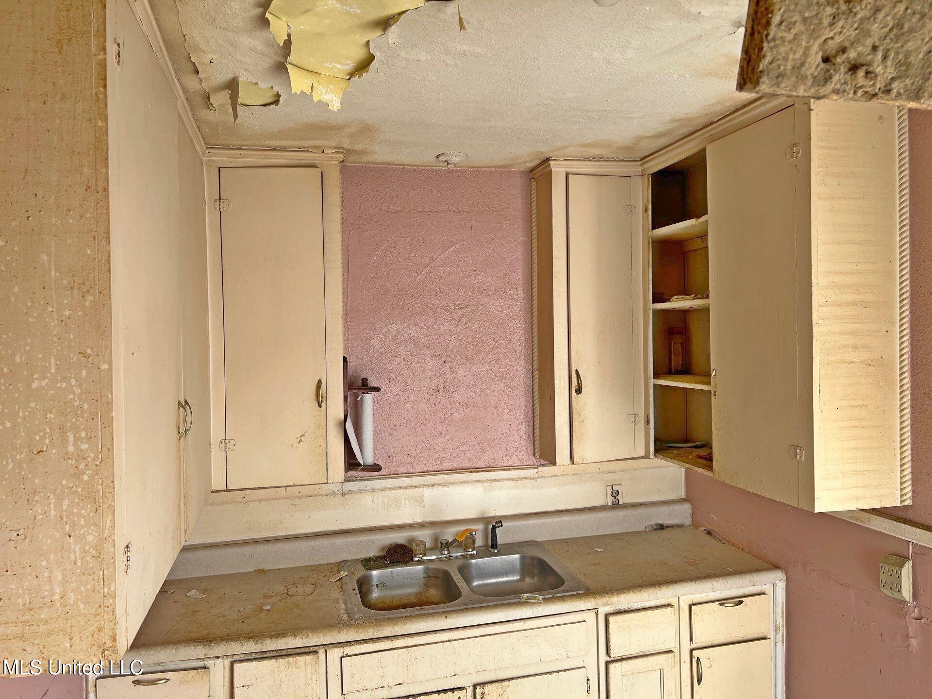 340 Broadview Street Jackson, MS 39209 - Photo 2 of 23 72-Dec 12 2025 08_58am-MDpa