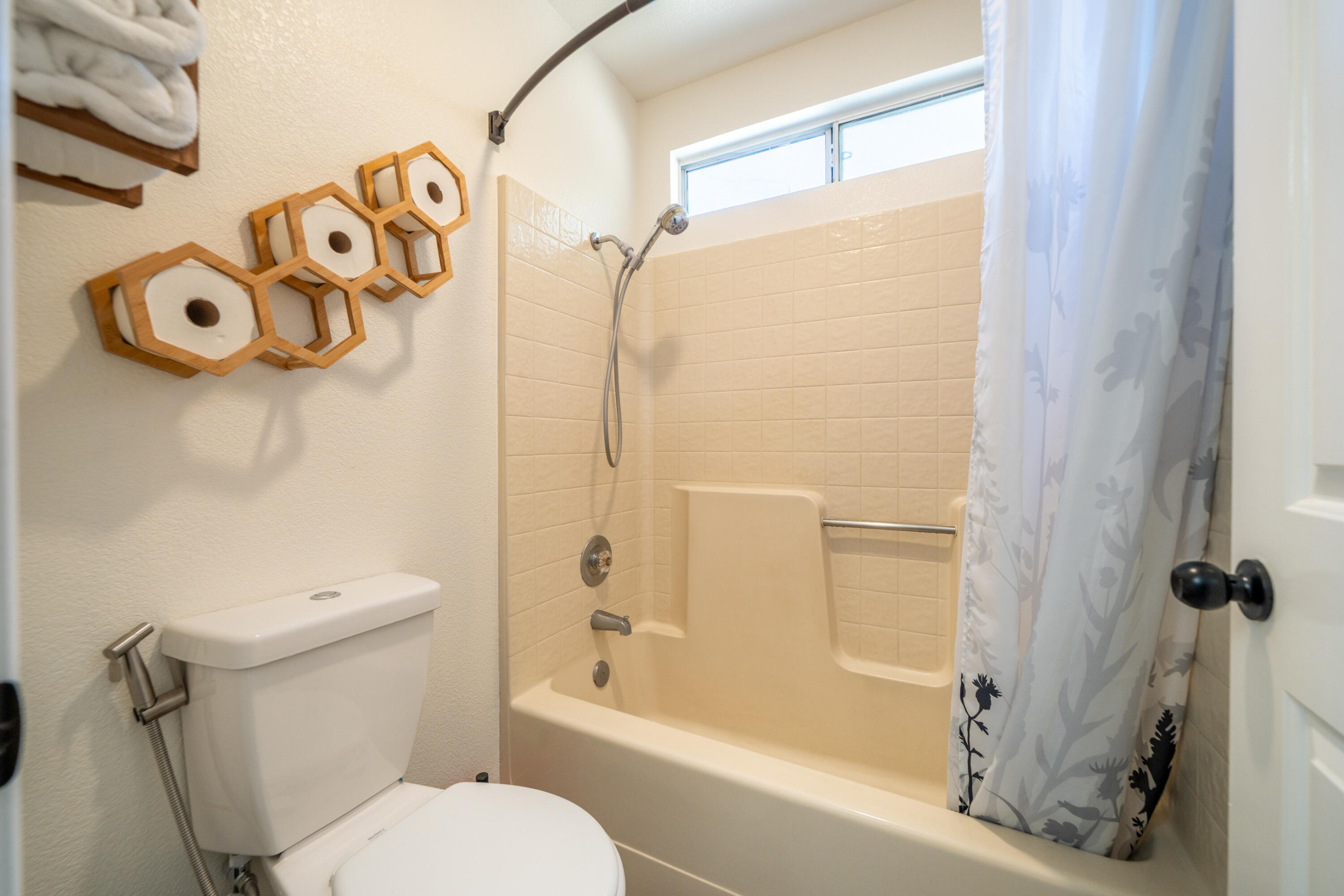 874 Spaniel Drive Redding, CA 96003 - Photo 22 of 41 a bathroom with a toilet and a shower