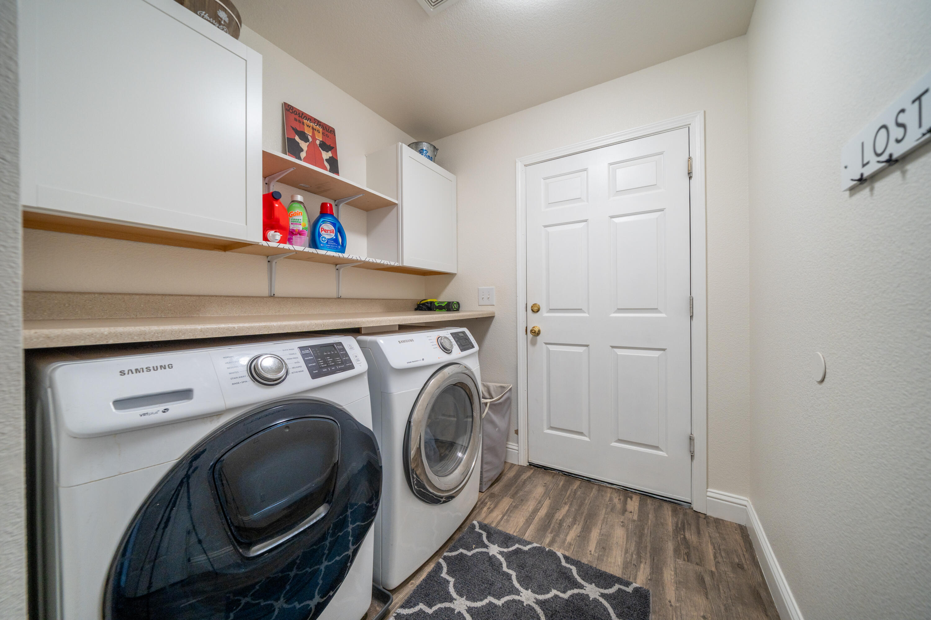 874 Spaniel Drive Redding, CA 96003 - Photo 28 of 41 a utility room with dryer and washer