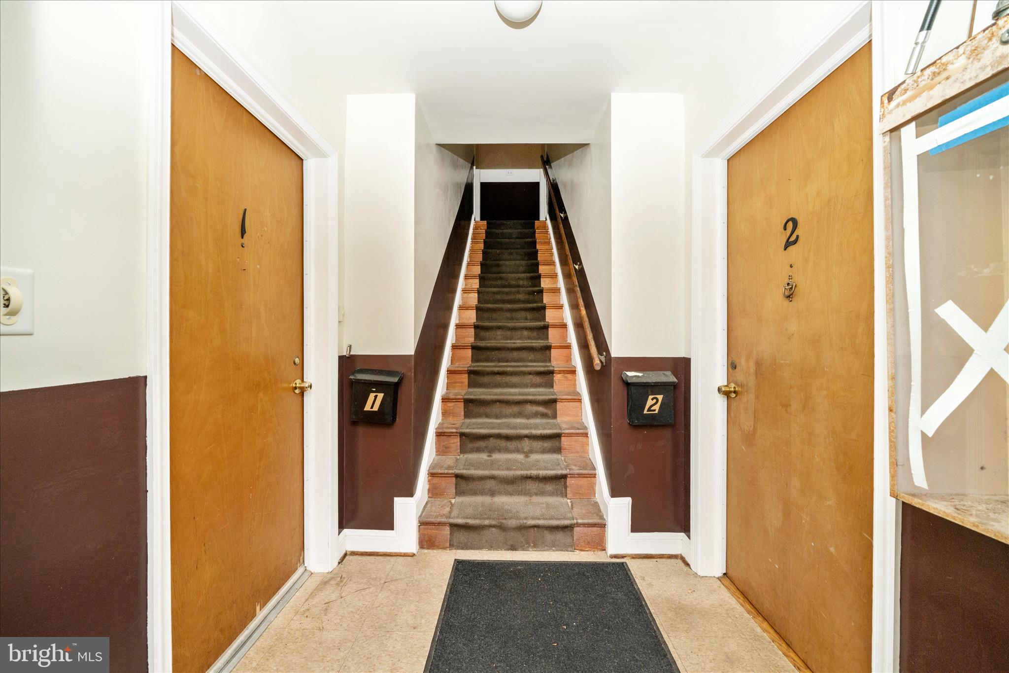 25930 Ridge Road Damascus, MD 20872 - Photo 5 of 62 Entry Foyer