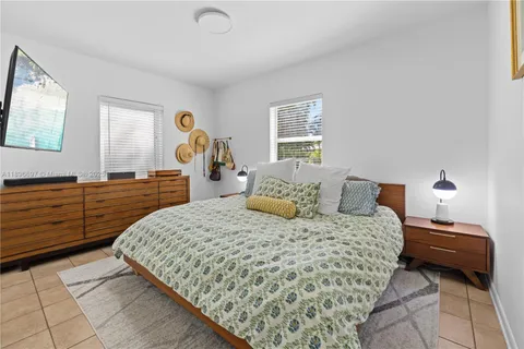 $690,000 | 6395 Southwest 41st Street, South Miami, FL 33155