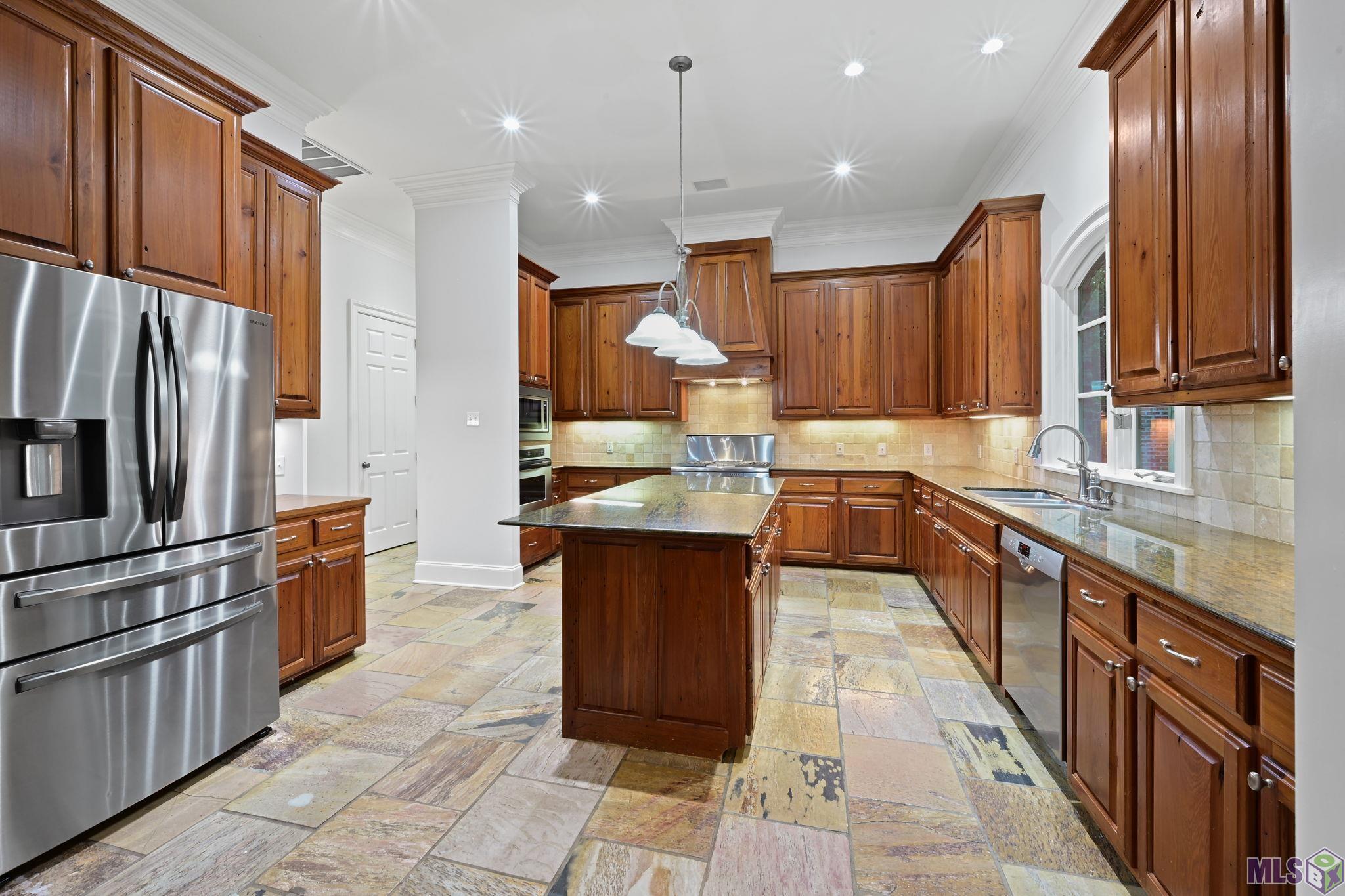 903 Crown Way Baton Rouge, LA 70806 - Photo 10 of 24