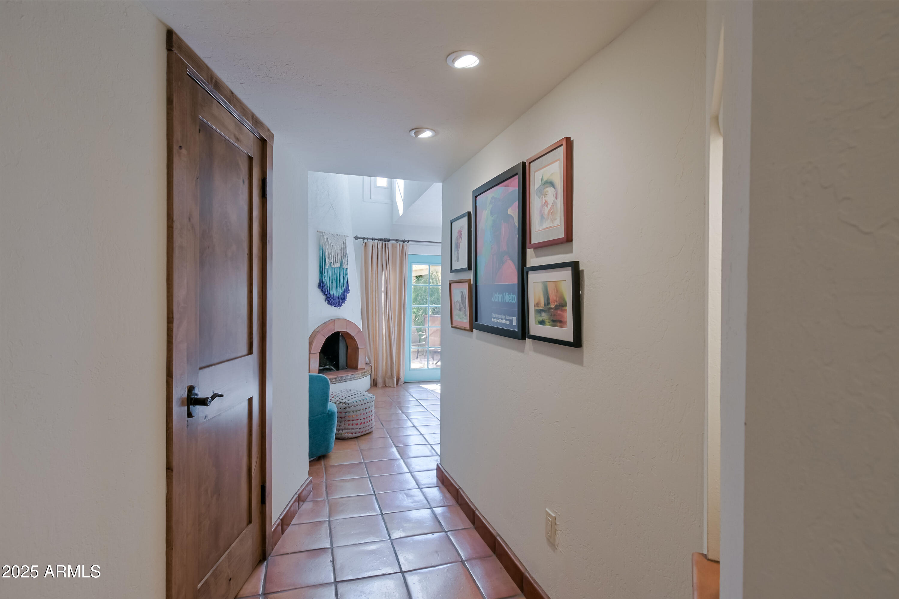 6150 North Scottsdale Road, Unit 1 Paradise Valley, AZ 85253 - Photo 17 of 41 Hallway