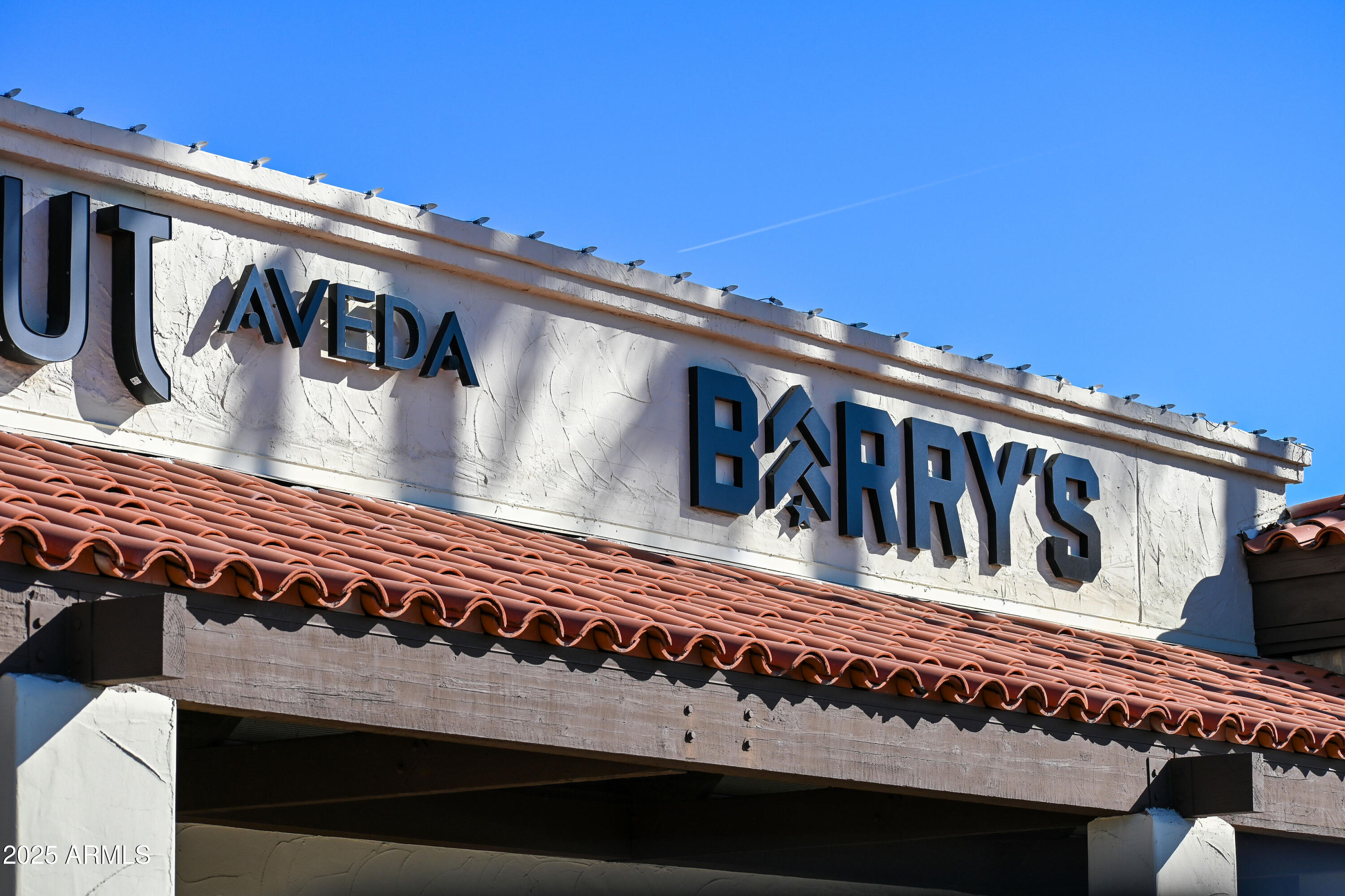 6150 North Scottsdale Road, Unit 1 Paradise Valley, AZ 85253 - Photo 40 of 41 Shopping3