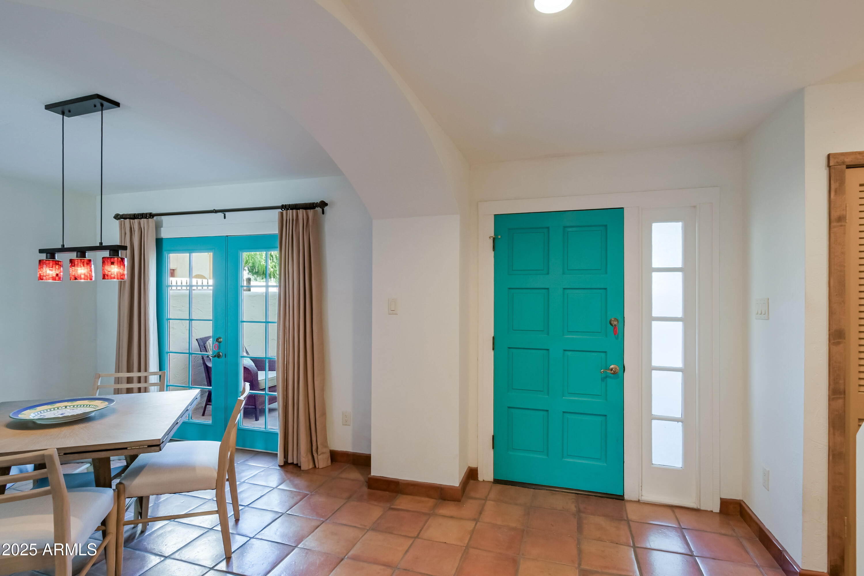 6150 North Scottsdale Road, Unit 1 Paradise Valley, AZ 85253 - Photo 10 of 41 Foyer