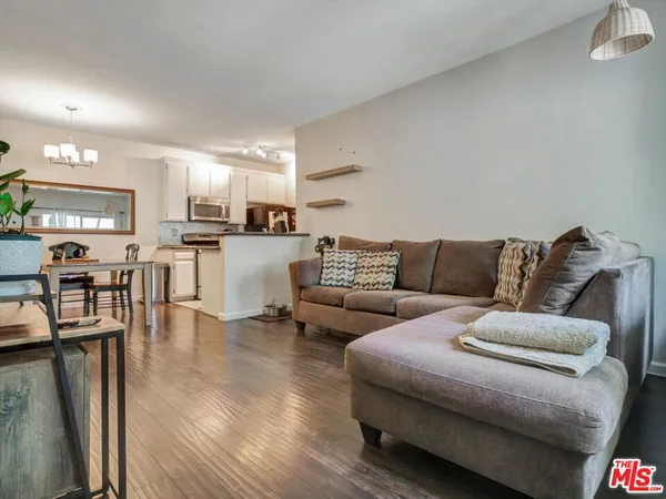 $469,000 | 110 Maegan Place, Unit 2, Thousand Oaks, CA 91362
