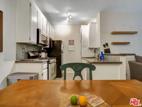 $469,000 | 110 Maegan Place, Unit 2, Thousand Oaks, CA 91362