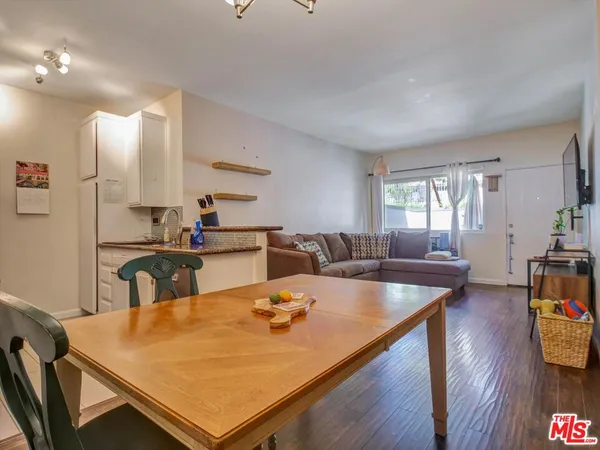 $469,000 | 110 Maegan Place, Unit 2, Thousand Oaks, CA 91362