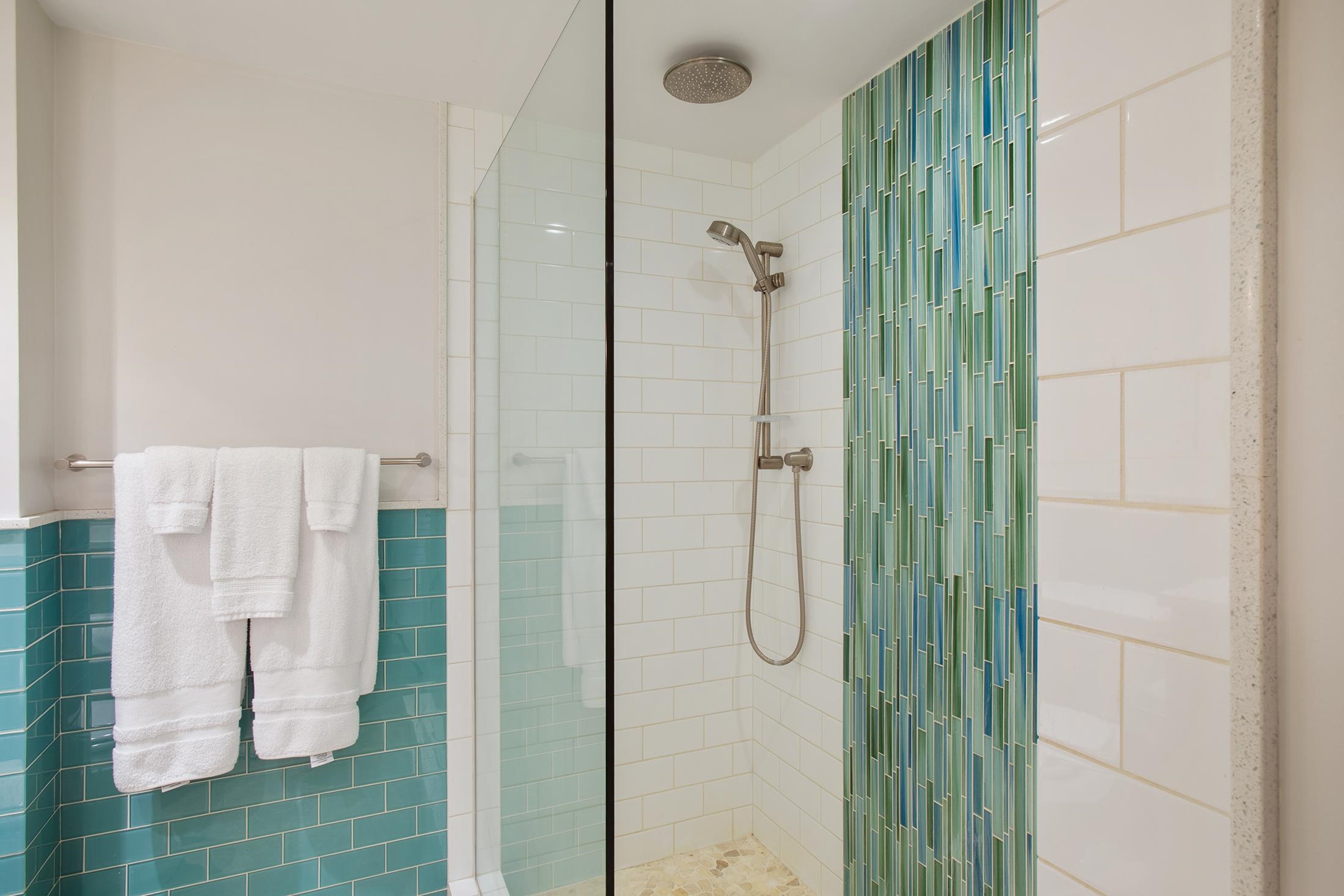 4850 Makena Alanui Road, Unit F207 Kihei, HI 96753 - Photo 15 of 34 a bathroom with a shower