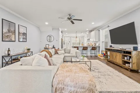 $549,000 | 3711 Byers Avenue, Fort Worth, TX 76107