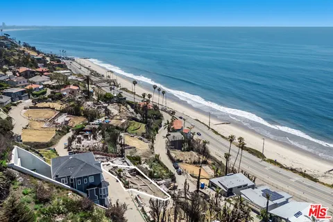 a view of an ocean view
