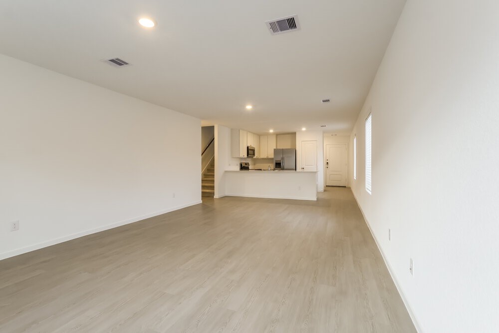 605 Craven Street Conroe, TX 77316 - Photo 4 of 17