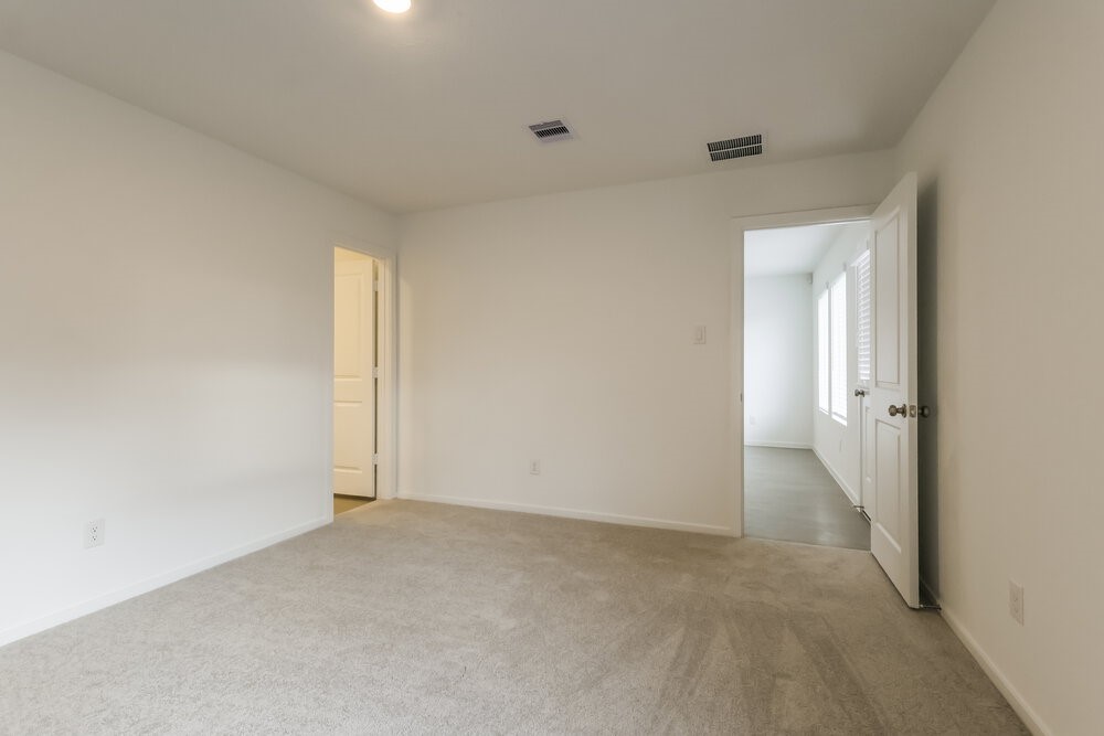 605 Craven Street Conroe, TX 77316 - Photo 9 of 17