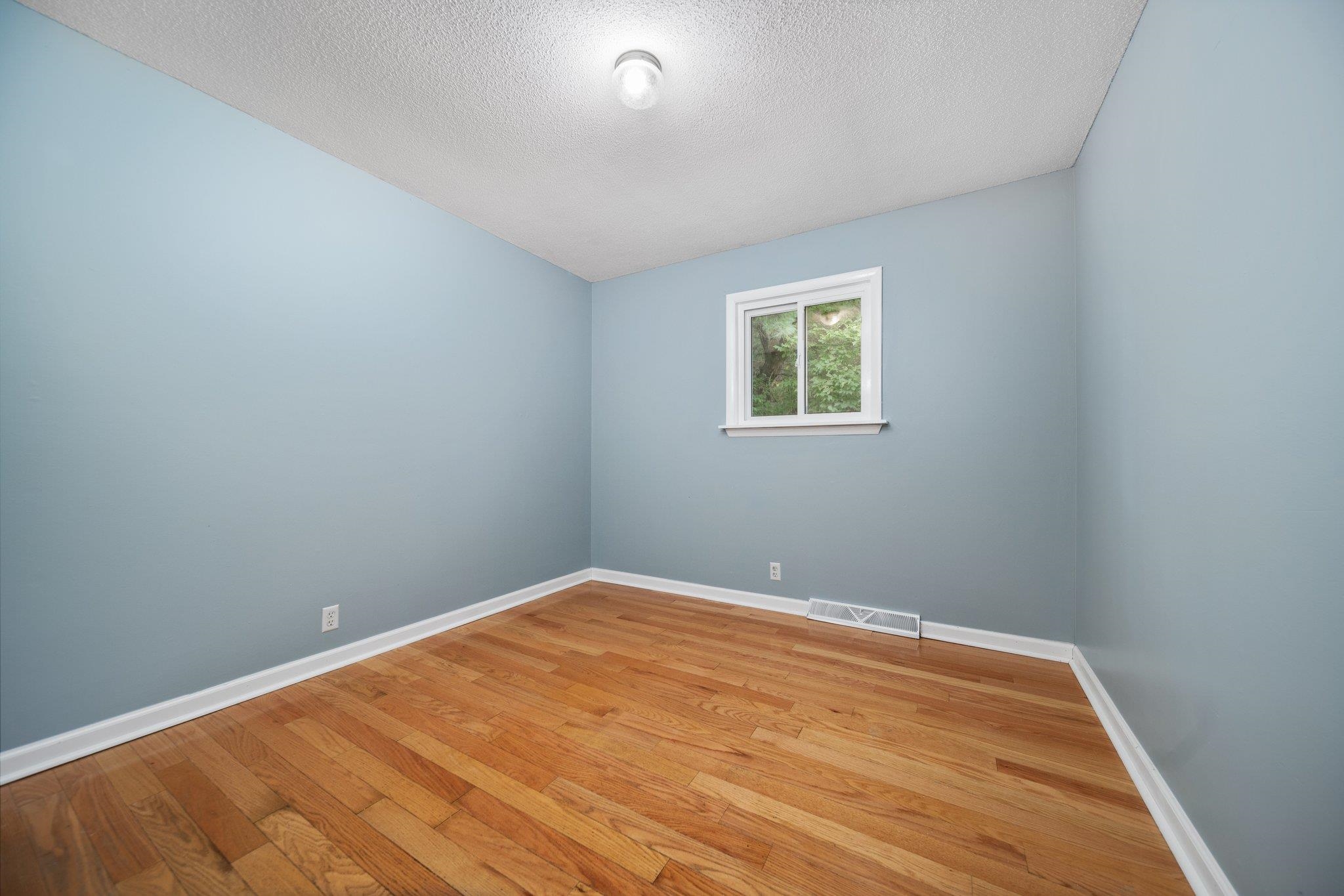 5285 Vinton Road Williamsburg, MI 49690 - Photo 17 of 38 1926548-726cabe0-996f-4527-9a59-33f64e9c2062.JPG
