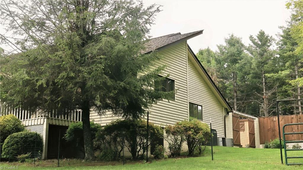 252 Deer Run Road Glade Valley, NC 28627 - Photo 37 of 42