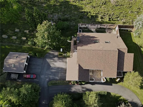 $725,000 | 252 Deer Run Road, Glade Valley, NC 28627