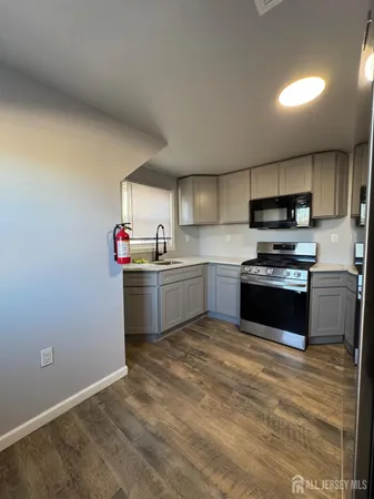 $1,750 | 150 Fabyan Place, Unit 152, Newark, NJ 07112