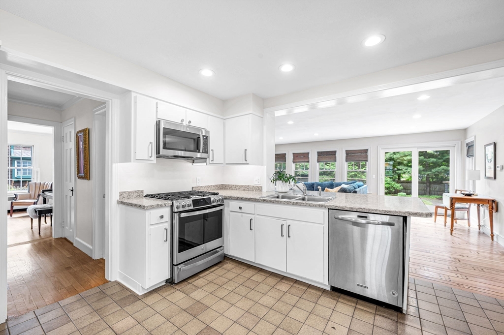 28 Brittany Road Longmeadow, MA 01106 - Photo 10 of 40