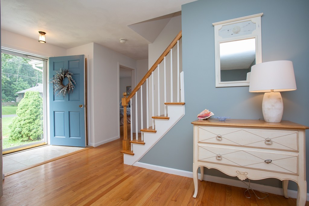 82 Birch Road Longmeadow, MA 01106 - Photo 3 of 28