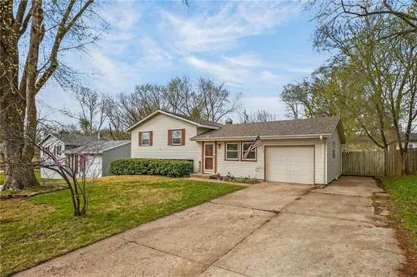 $255,000 | 822 Sherrill Avenue, Liberty, MO 64068