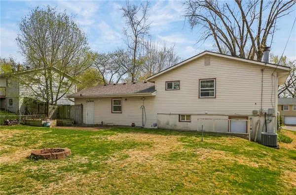 $255,000 | 822 Sherrill Avenue, Liberty, MO 64068