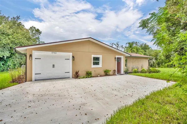$829,000 | 5762 Sheryl Anita Street, Oviedo, FL 32765