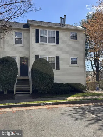 $329,900 | 759 Cedar Crest Drive, Warrenton, VA 20186