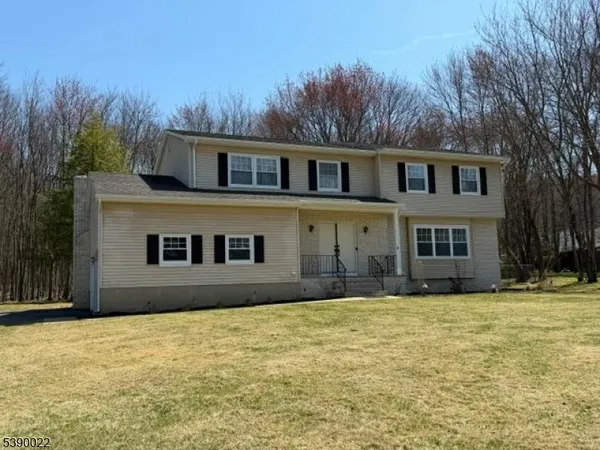 $749,000 | 4 Parkview Drive, Succasunna, NJ 07876