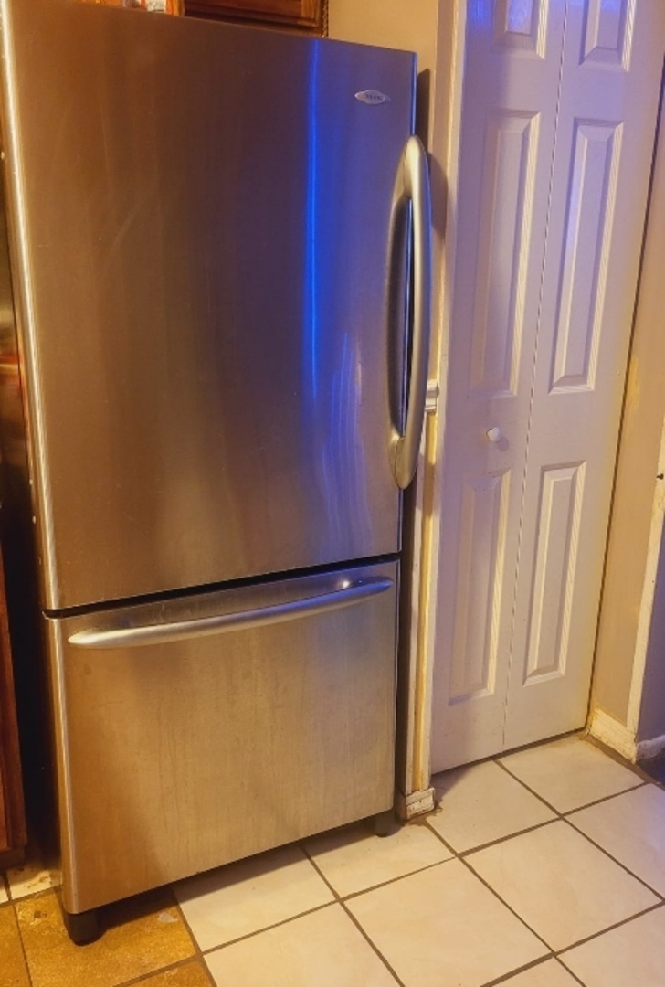 1637 215th Place Sauk Village, IL 60411 - Photo 7 of 11 a view of water heater room