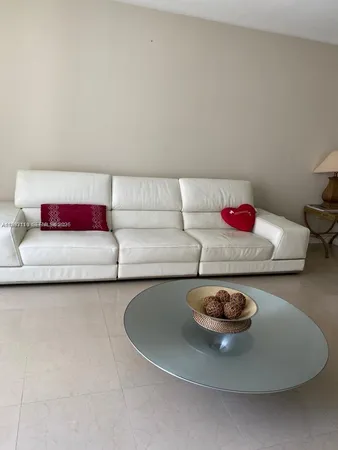 $2,150 | 2775 Northeast 187th Street, Unit 330, Aventura, FL 33180