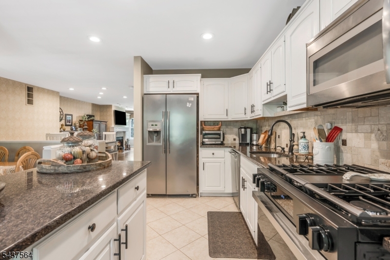 198 Crestview Road Bridgewater, NJ 08807 - Photo 17 of 28