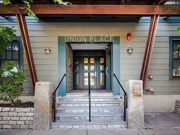 $2,650 | 432 Norfolk Street, Unit 4D, Somerville, MA 02143