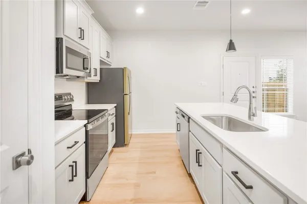 $3,400 | 208 Richards Street, College Station, TX 77840
