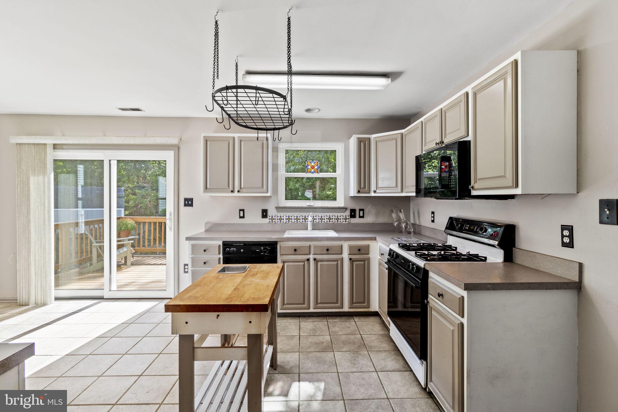 16 Wakefield Road Atco, NJ 08004 - Photo 9 of 34