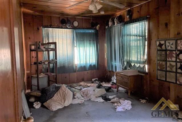 Undisclosed Address Wasco, CA 93280 - Photo 14 of 17 a living room with furniture and a window
