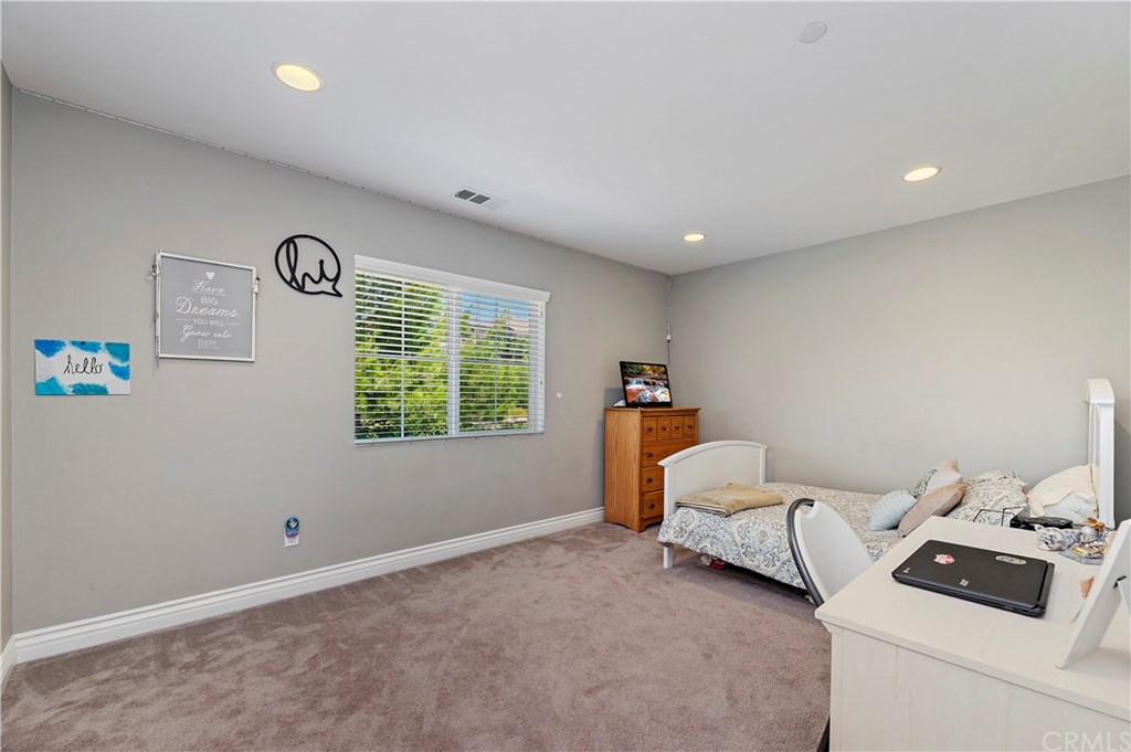 10961 Knoxville Way Riverside, CA 92503 - Photo 12 of 31