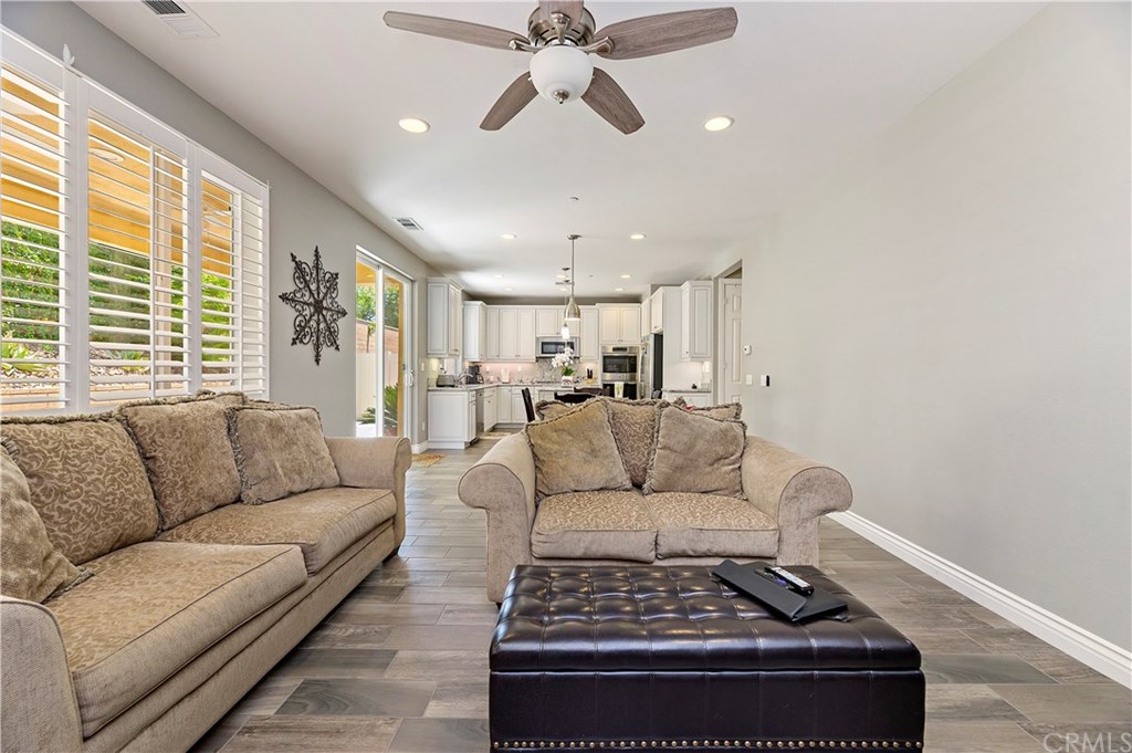 10961 Knoxville Way Riverside, CA 92503 - Photo 16 of 31