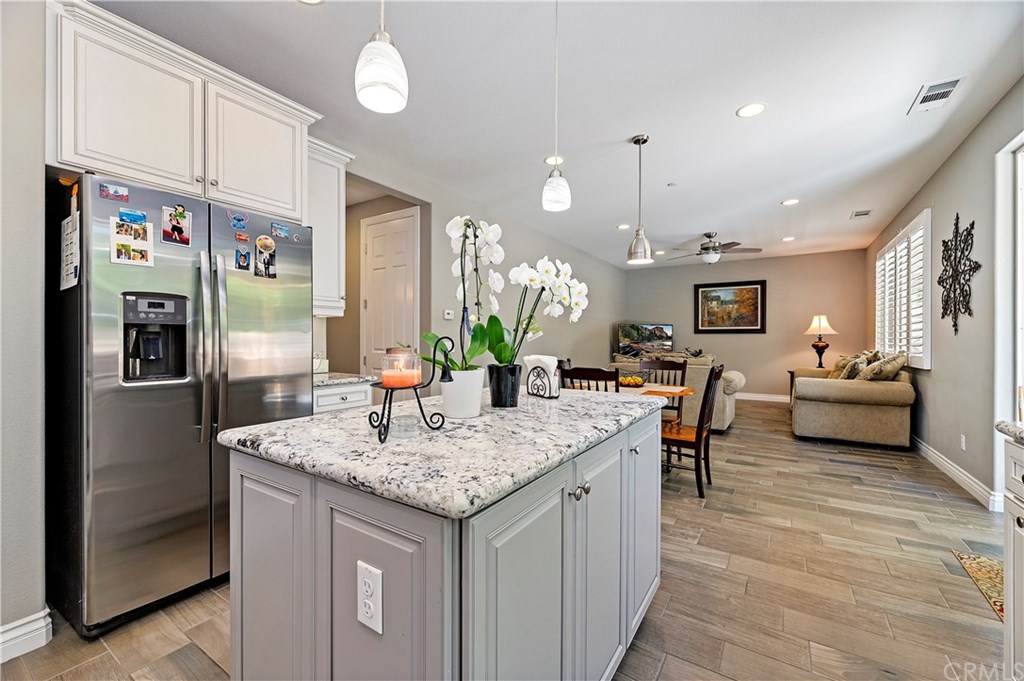 10961 Knoxville Way Riverside, CA 92503 - Photo 5 of 31