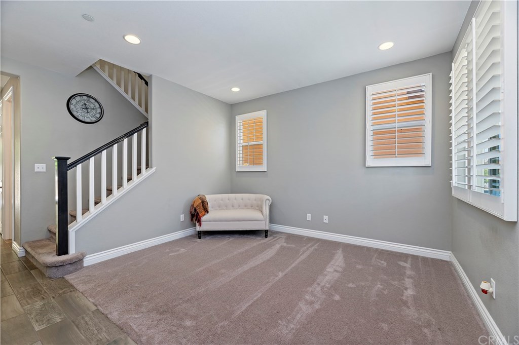 10961 Knoxville Way Riverside, CA 92503 - Photo 7 of 31